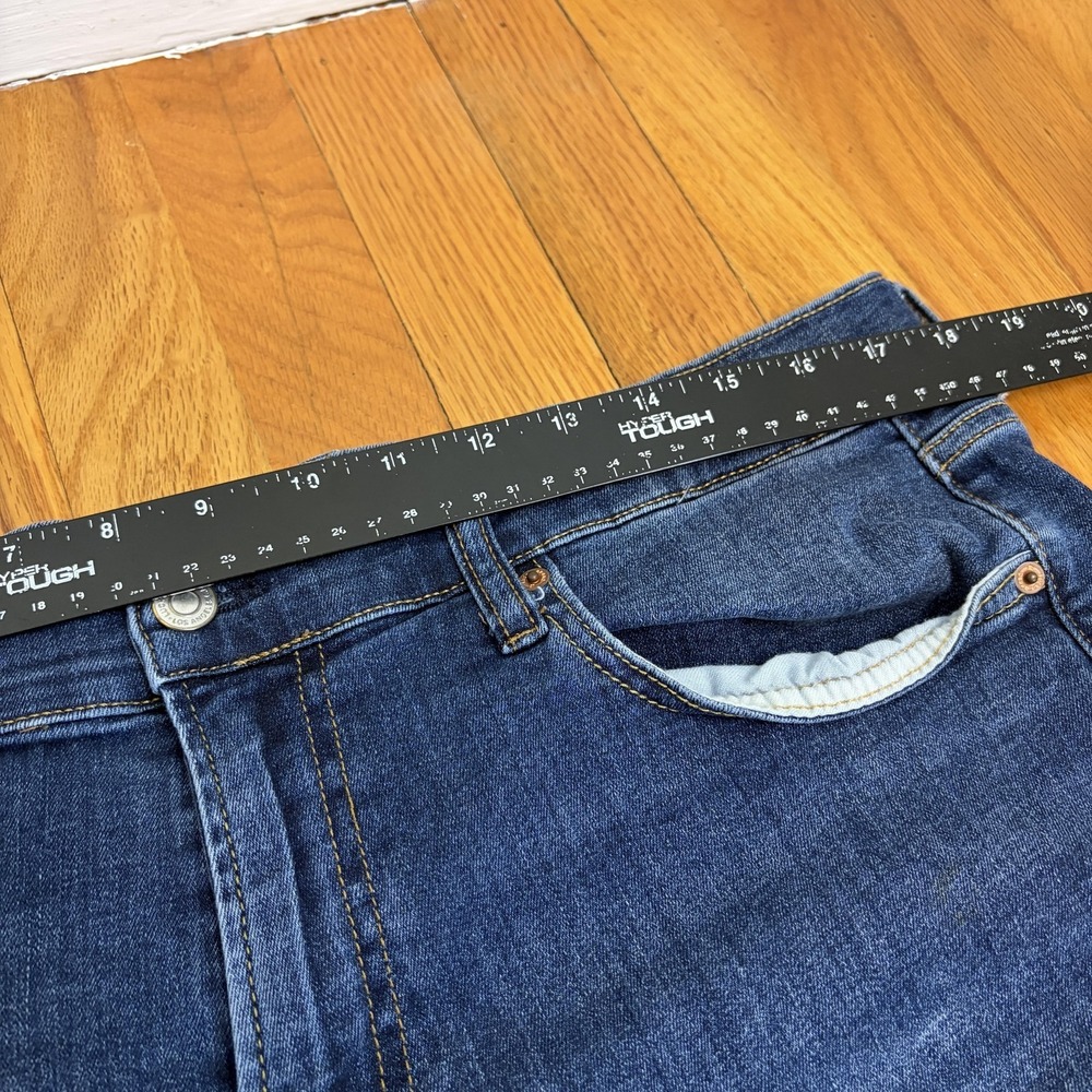 Lucky Brand 410 Athletic Straight Jeans Mens 36x32 Blue‎ Med Wash Denim - Picture 8 of 11